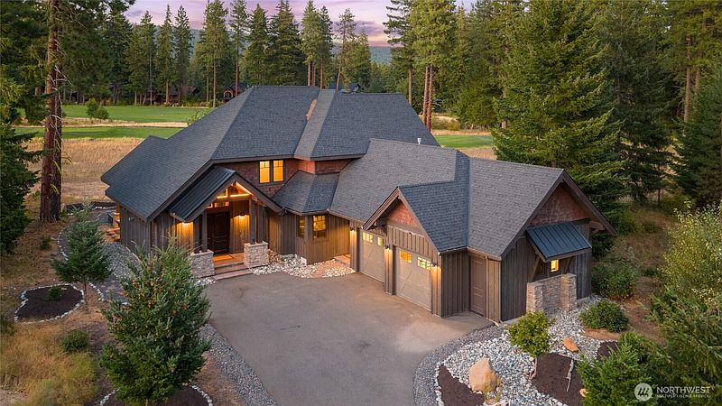 2nd image of 1060 Spragger Way