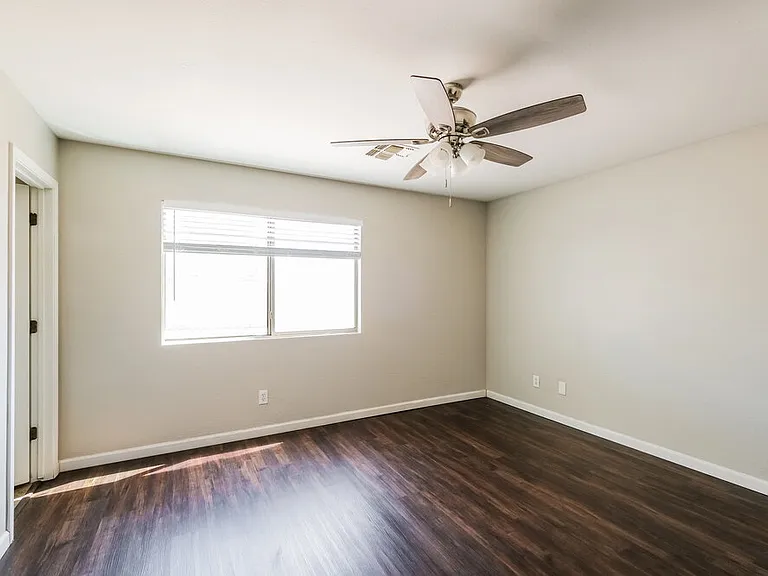 15843 W Woodlands Ave — Photo 10