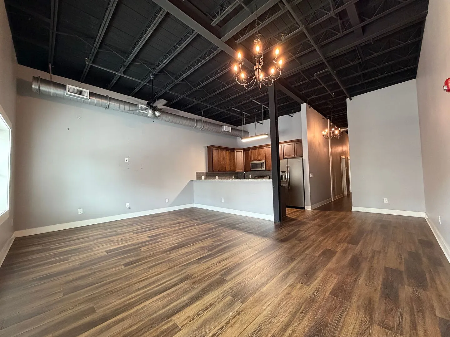 425 Broad St — Photo 1