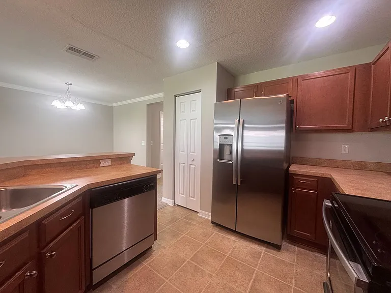 4580 Limerick Dr — Photo 7