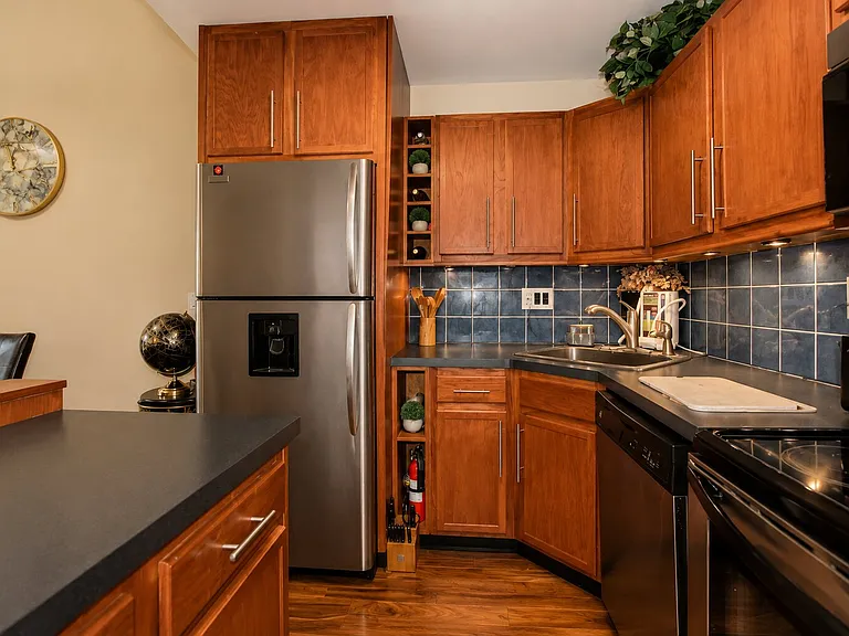156 Liberty St #8 — Photo 3