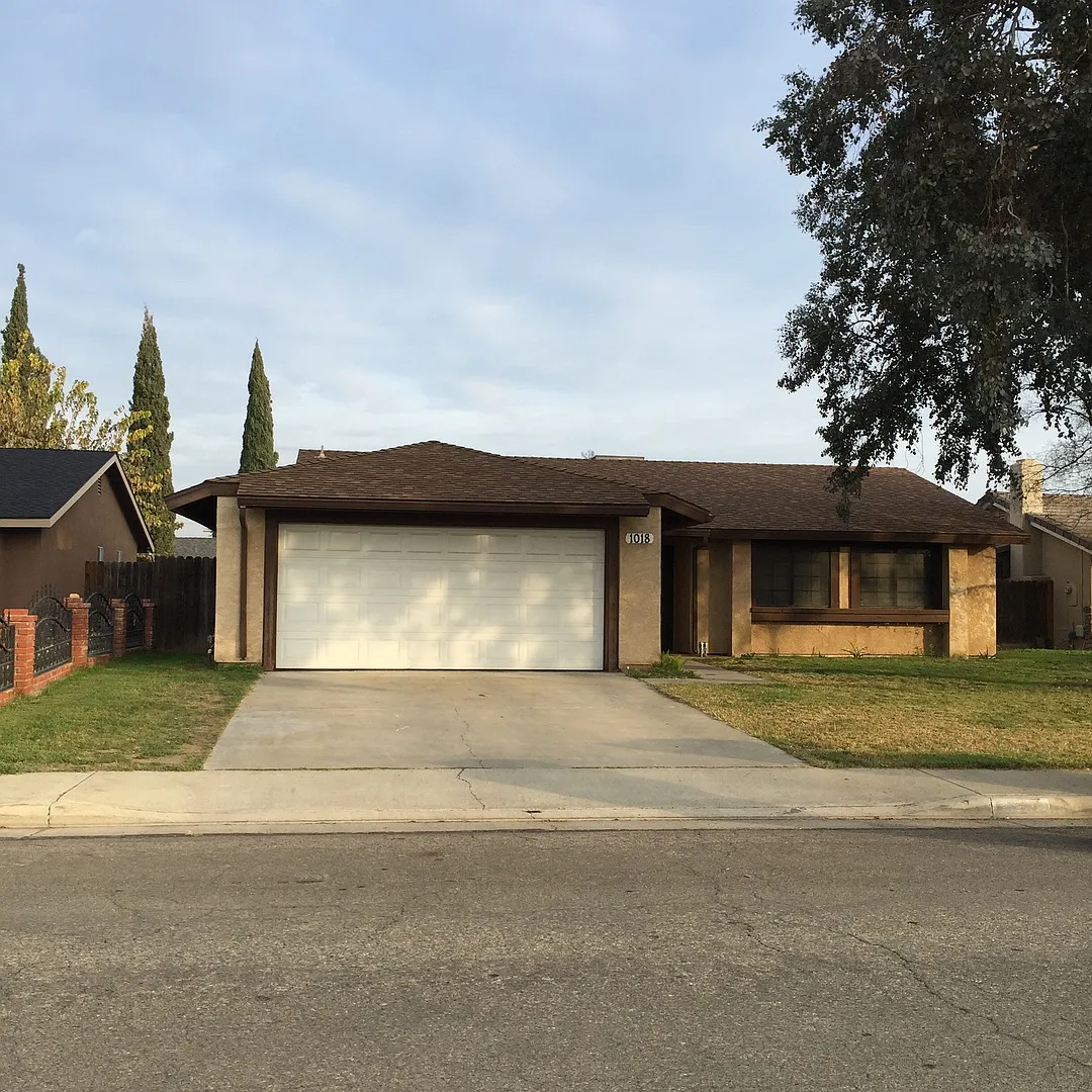 1018 Moffat Dr photo 1