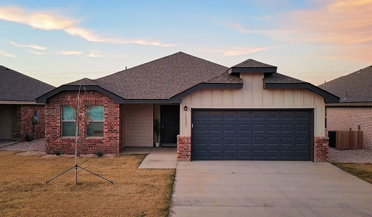 Building Photo - 1337 Bajada St