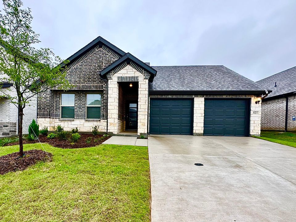 Front Garage, Double doors