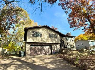 241 Gramsie Rd, Shoreview, MN 55126