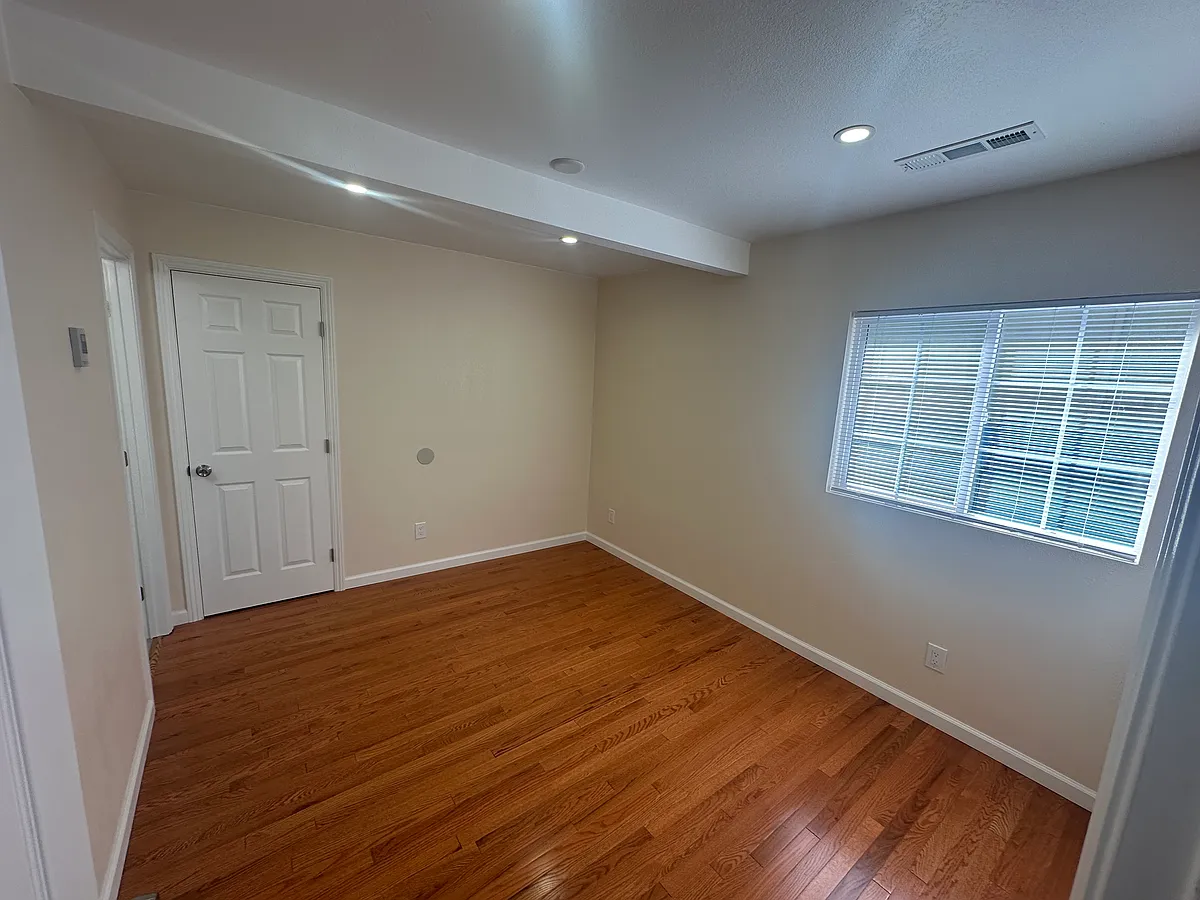 Building Photo - 4027 Fullington St