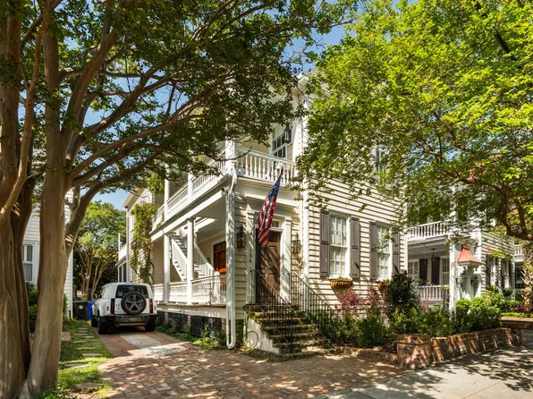106 Queen St APT B, Charleston, SC 29401