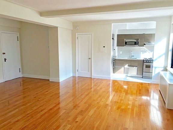 3rd image of 400 E 58th St APT 17H