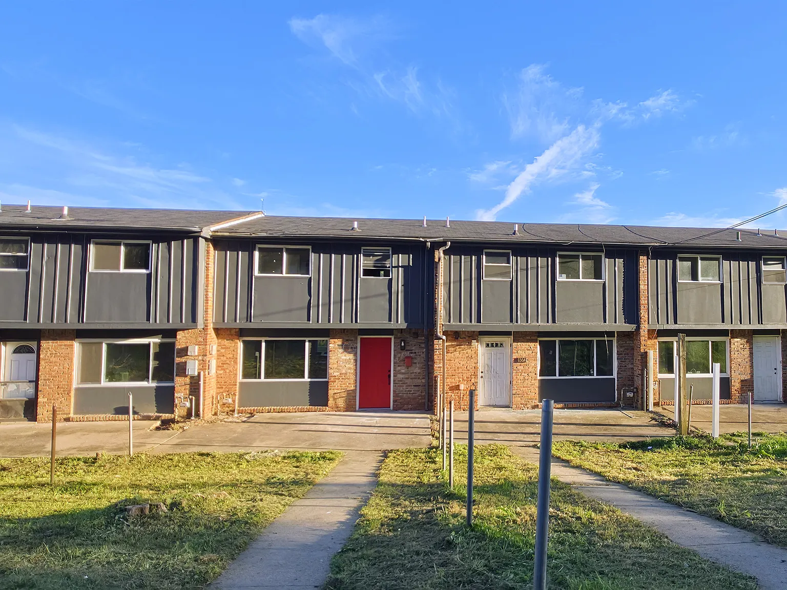 3 bed, 1.5 bath, 1160 sqft, $1,450 — Photo 2