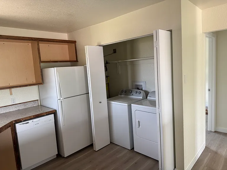 2139 E Hancock St #C — Photo 2
