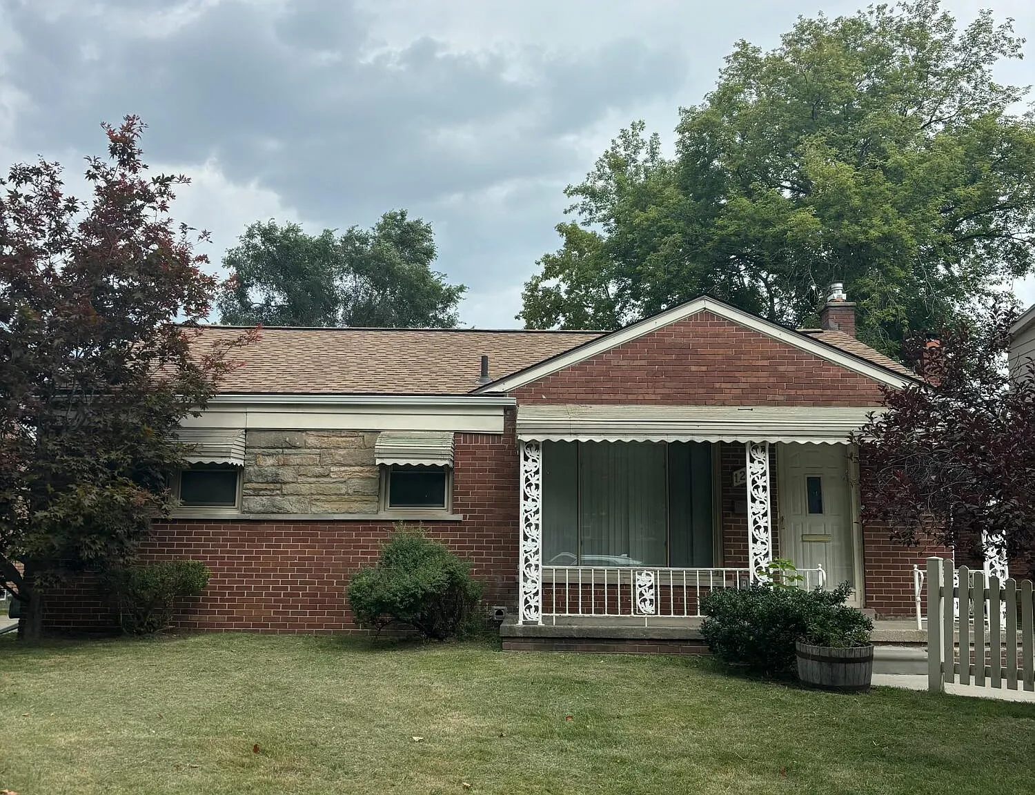 3 bed, 2.0 bath, 1281 sqft, $2,200 — Photo 1