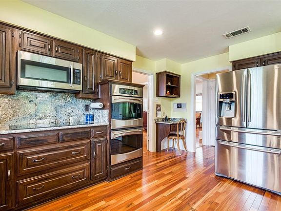 3rd image of 3601 Plymouth Dr