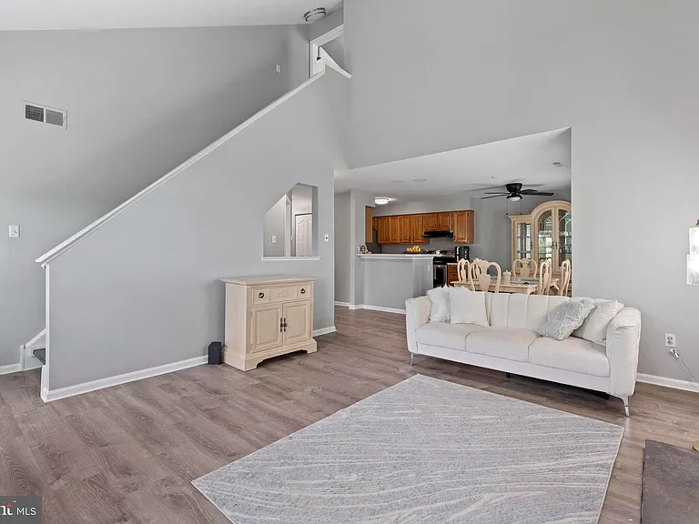 206 Remington Ct — Photo 6
