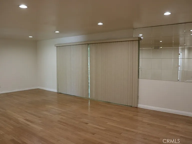 18616 Lassen St — Photo 10