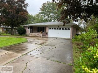 2228 Virginia Dr, Troy, MI