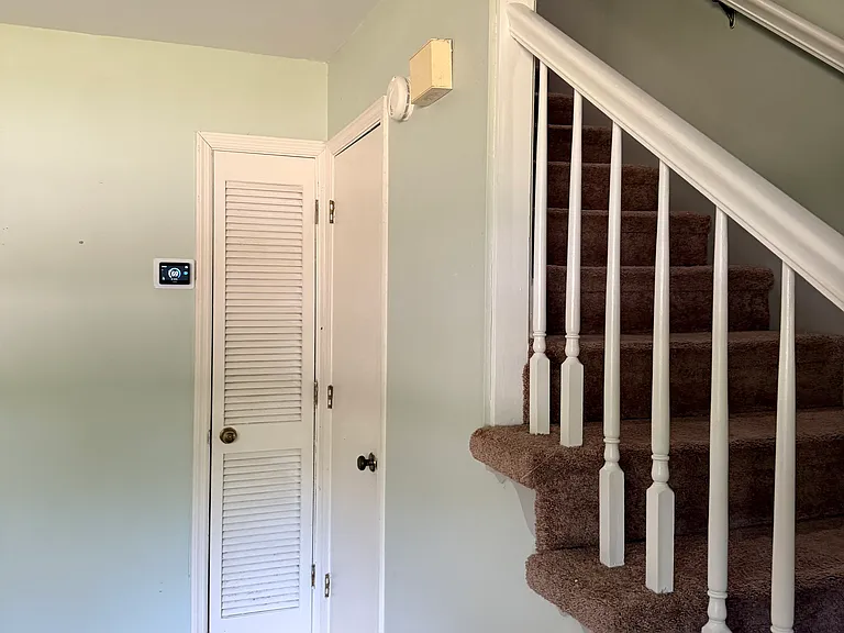 10 Commercial Row — Photo 2