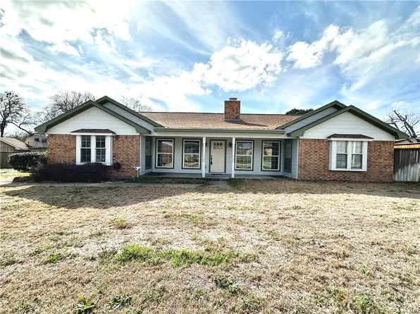 803 Attaway Rd, Hewitt, TX 76643