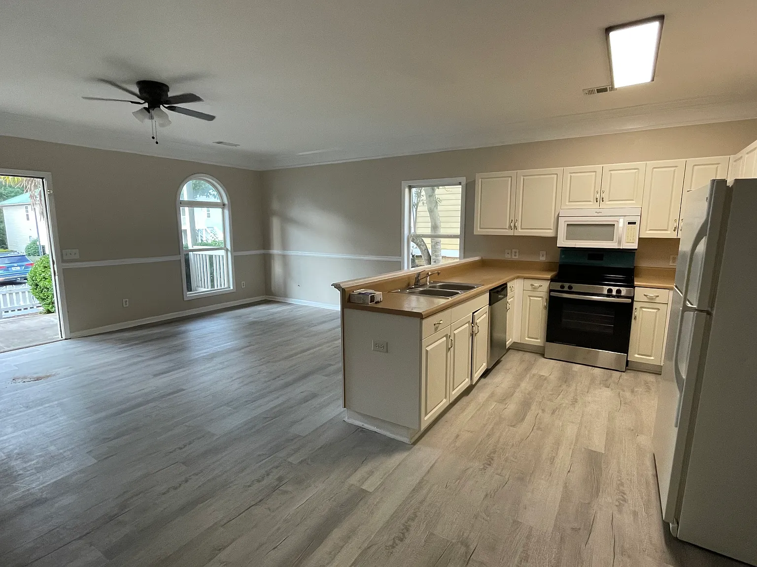 2 bed, 1100 sqft, $1,200 — Photo 3