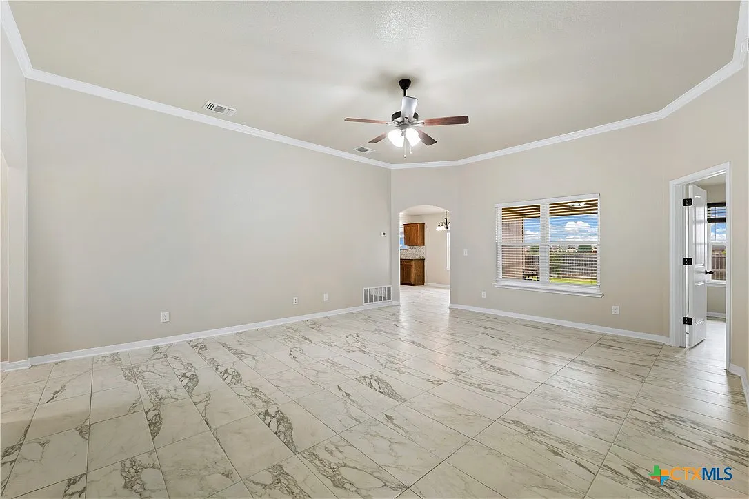 4 bed, 2.0 bath, 1559 sqft, $1,775 — Photo 3