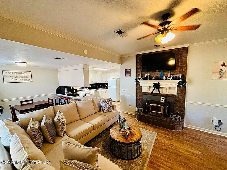 543 Traceview Rd — Photo 4