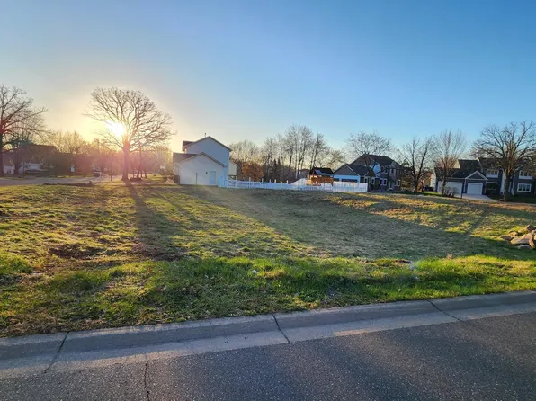 930 Shady Oak Cir, Monticello, MN 55362