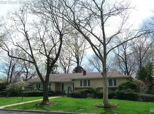 21 Jane Dr, Englewood Cliffs, NJ
