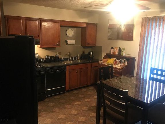 4th image of 1101 N Hampton Dr NE