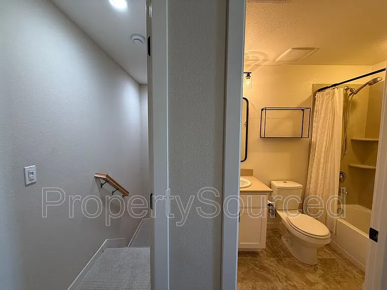 170 N North St #104 — Photo 19