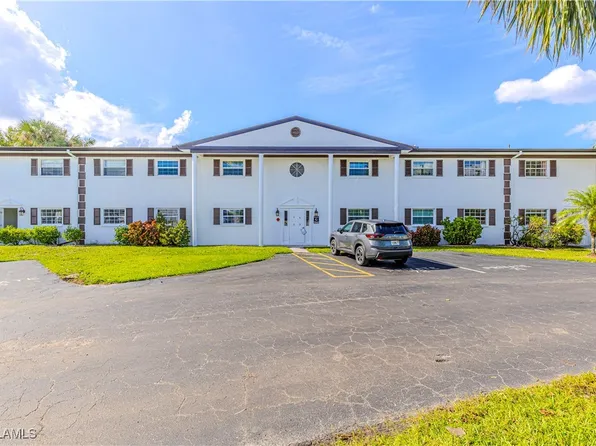 7043 New Post Dr APT 7, North Fort Myers, FL 33917
