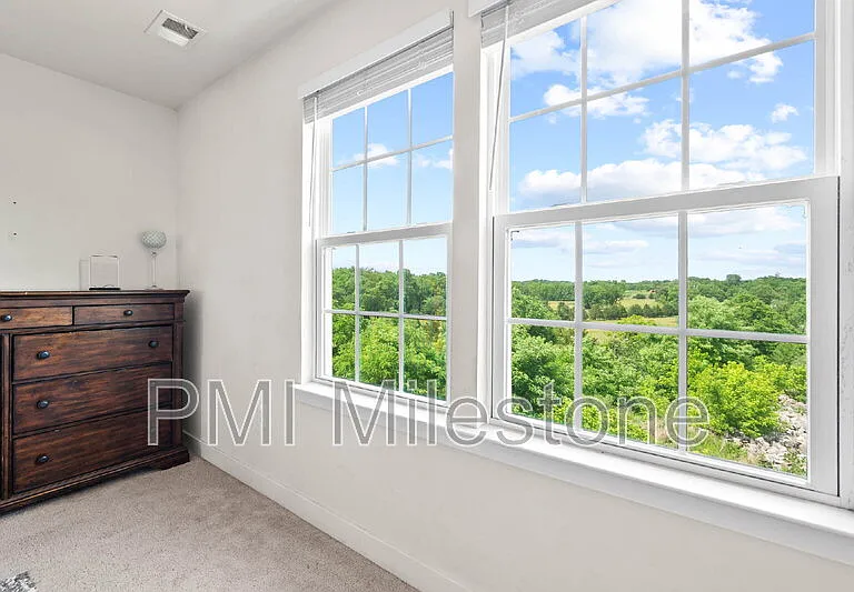 367 Ontario Dr #FALLING WATERS — Photo 40