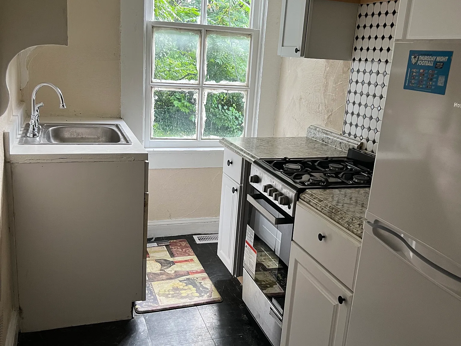1 bed, $1,050 — Photo 4