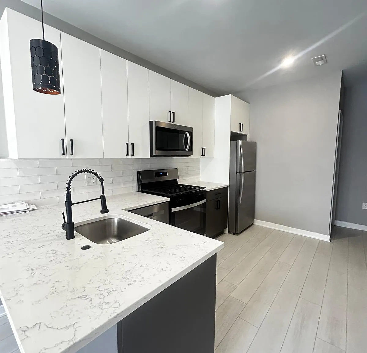 2 bed, 750 sqft, $1,450 — Photo 1