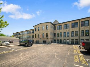 640 Congdon Ave, Elgin, IL 60120