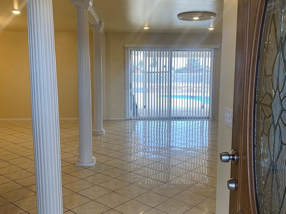 1st image of 150 Clairemont Dr