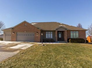 710 S Elm St, Arcola, IL 61910