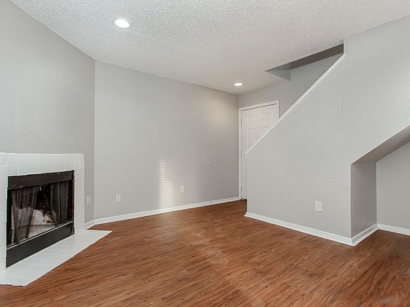 4th image of 1901 N Fitzhugh Ave APT 1