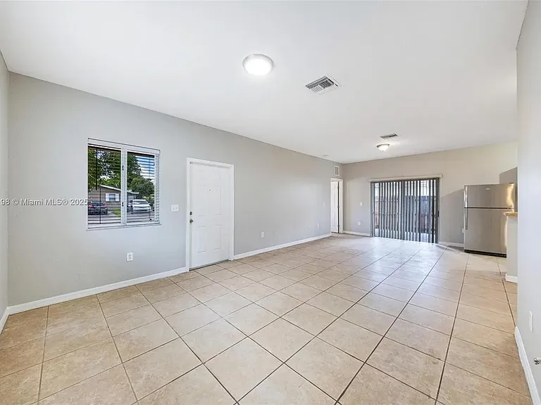 6124 SW 39th St — Photo 7