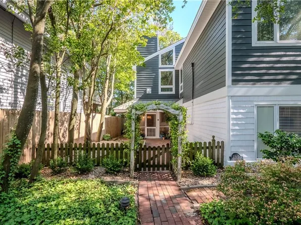 218 69th St #B, Virginia Beach, VA 23451