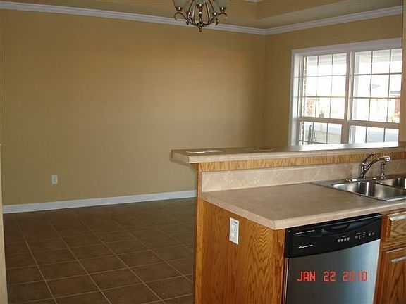 3rd image of 103 Stonehedge Dr