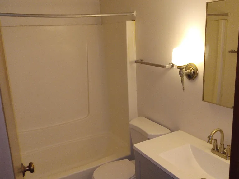 419 Franklin St #306 — Photo 14