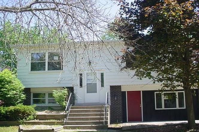 1st image of 22929 Valley Dr