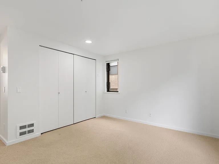 2048 13th Ave W #8 — Photo 14