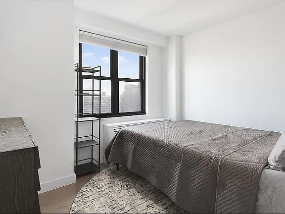 3rd image of 175 W 95th St APT 25J