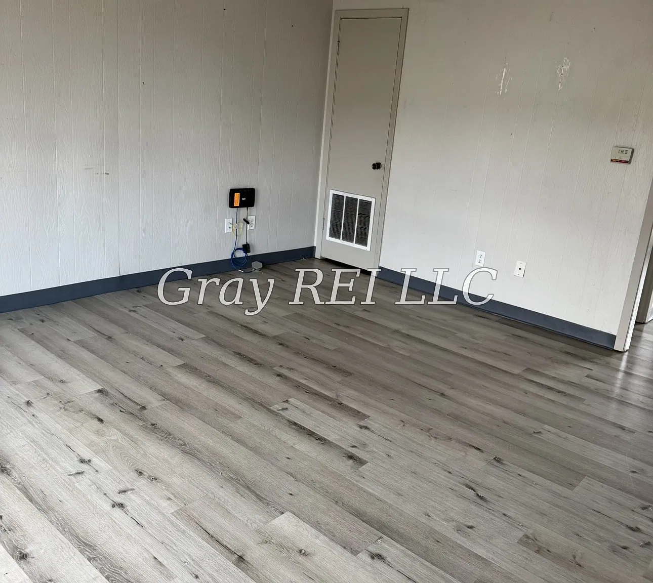 2 bed, 1.5 bath, $800 — Photo 2