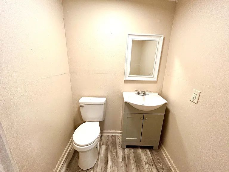 729 Burmeister St — Photo 13