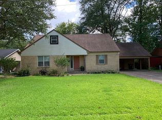 207 W Barton Ave, Greenwood, MS 38930