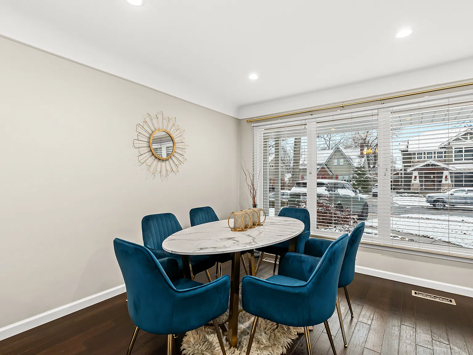 3 bed, 2.5 bath, 1980 sqft, $4,295 — Photo 3