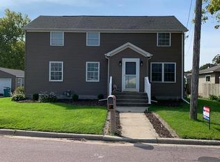 207 7th Ave SW, Waseca, MN 56093