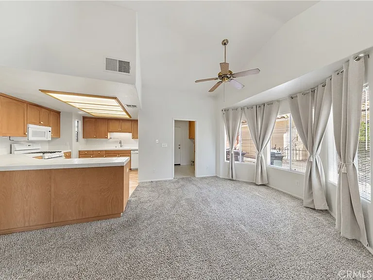 2971 Peach Tree St — Photo 10