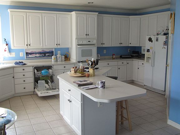 Giant Kitchen